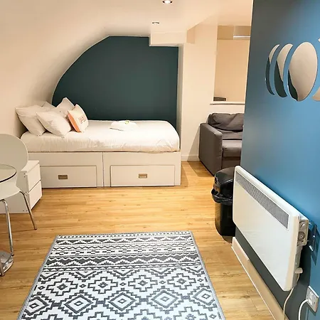 Harford House - Hopewell Apartment