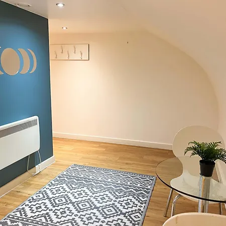 Harford House 2 - Hopewell * Bristol